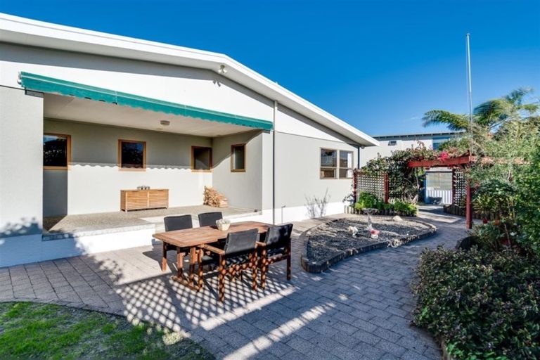 Photo of property in 58 Le Quesne Road, Bay View, Napier, 4104