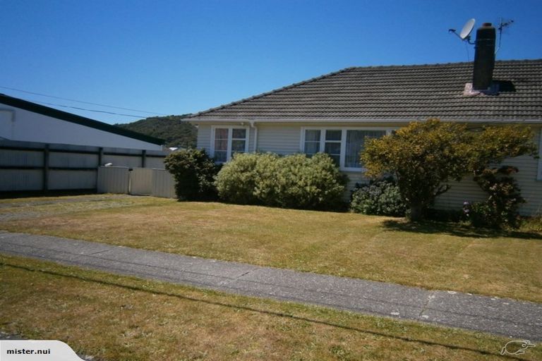 Photo of property in 12 Hunter Street, Taita, Lower Hutt, 5011