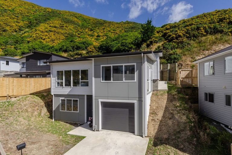 Photo of property in 22 Rarangi Way, Owhiro Bay, Wellington, 6023