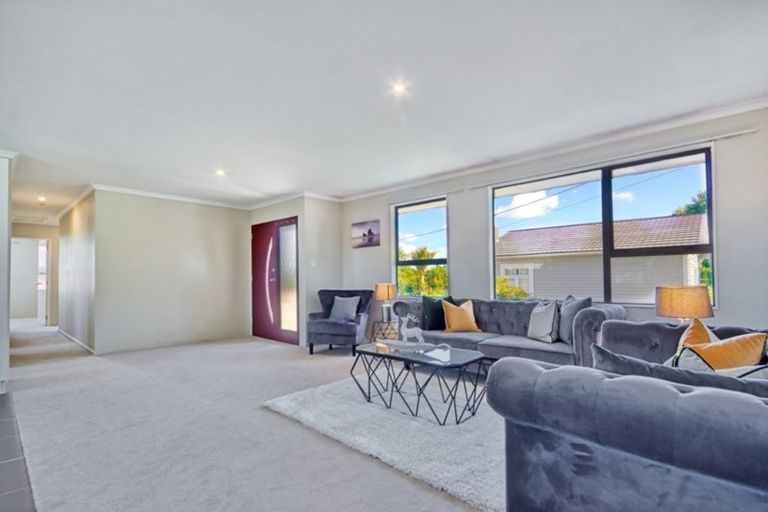 Photo of property in 1/185a Royal Road, Massey, Auckland, 0614