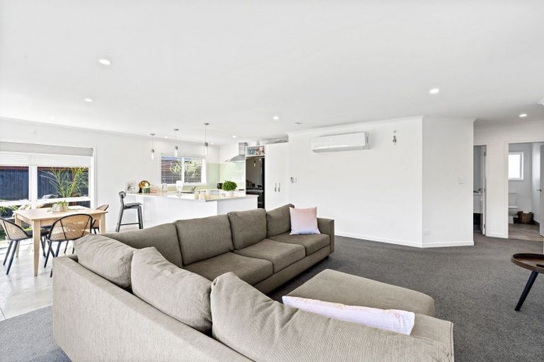 Photo of property in 12 Sussex Street, Levin, 5510