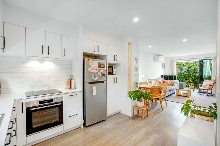 Photo of property in 2d Ellen Avenue, Hillcrest, Auckland, 0627