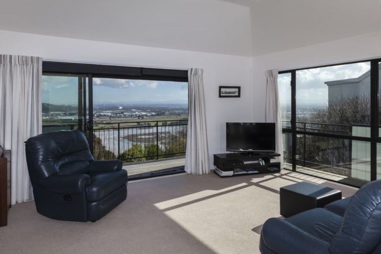 Photo of property in 106 Cannon Hill Crescent, Mount Pleasant, Christchurch, 8081