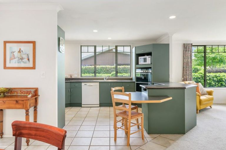 Photo of property in 12 Bryce Street, Cambridge, 3434