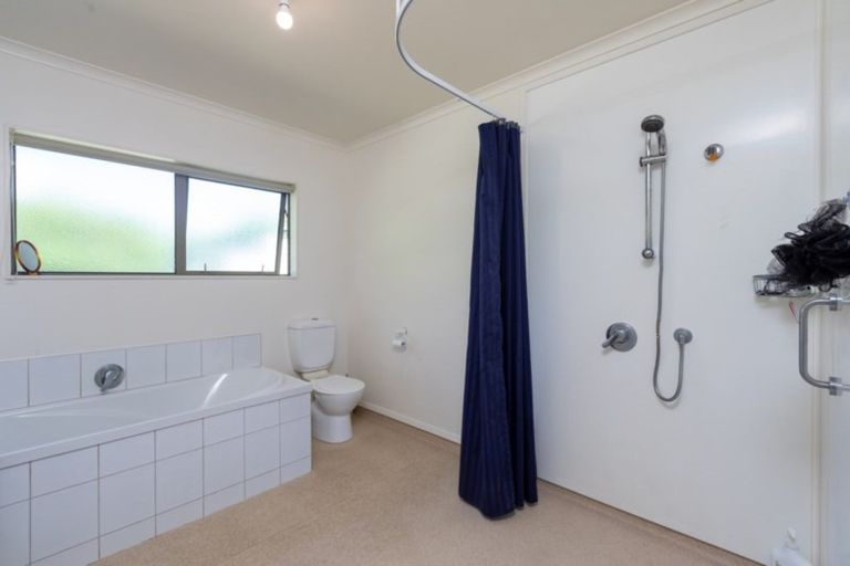 Photo of property in 50 Morrison Road, Te Horo, Otaki, 5581