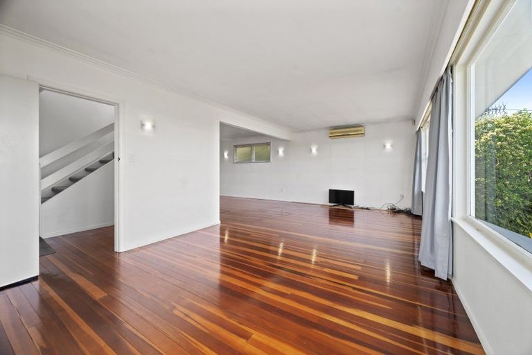 Photo of property in 20 Ingle Avenue, Waipahihi, Taupo, 3330