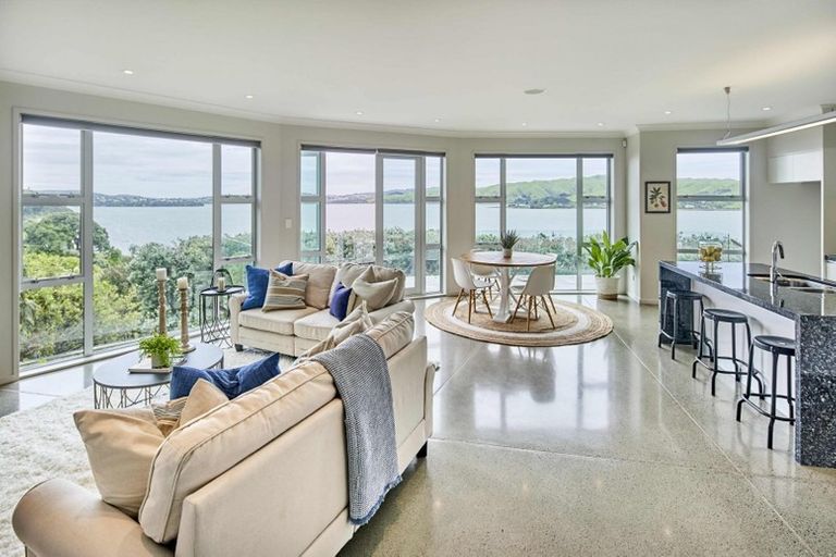 Photo of property in 41 The Masthead, Whitby, Porirua, 5024