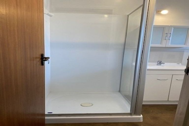 Photo of property in 77a Russell Road, Manurewa, Auckland, 2102