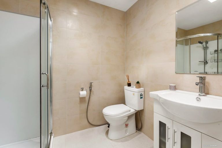 Photo of property in 4/94 Lynwood Road, New Lynn, Auckland, 0600