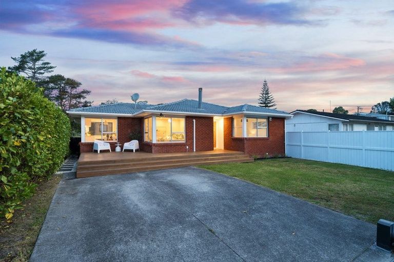Photo of property in 26a Finlow Drive, Te Atatu South, Auckland, 0610