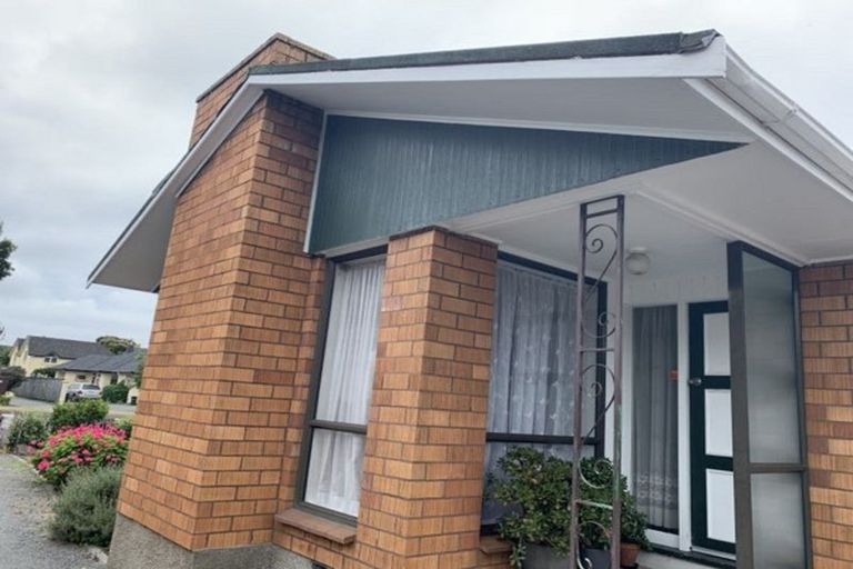 Photo of property in 135 Yaldhurst Road, Sockburn, Christchurch, 8042