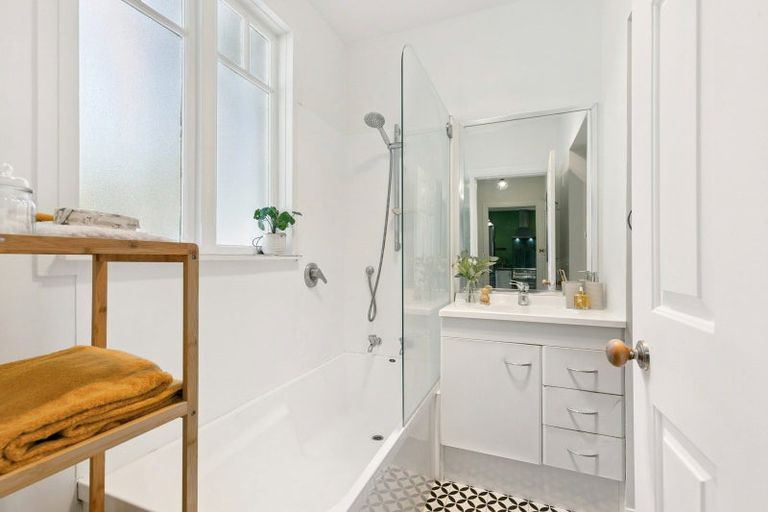 Photo of property in 64b Balfour Street, Mornington, Wellington, 6021