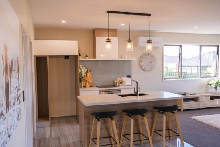 Photo of property in 7 Paapaka Way, Waiuku, 2123