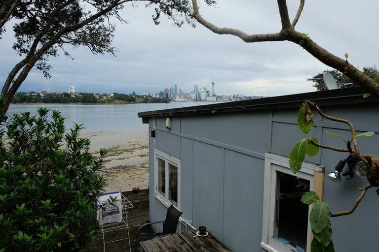 Photo of property in 41 Norwood Road, Bayswater, Auckland, 0622