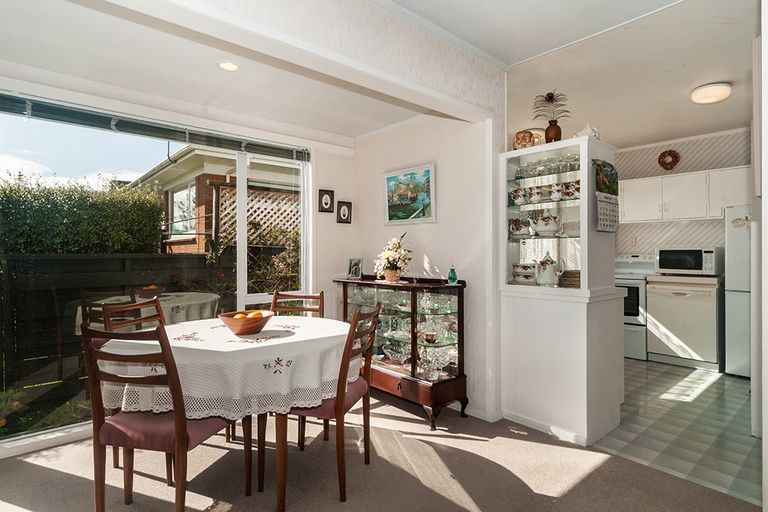 Photo of property in 2/16 Castleton Drive, Howick, Auckland, 2014