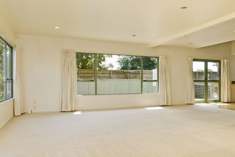 Photo of property in 2/16 Arrowsmith Avenue, Waipahihi, Taupo, 3330