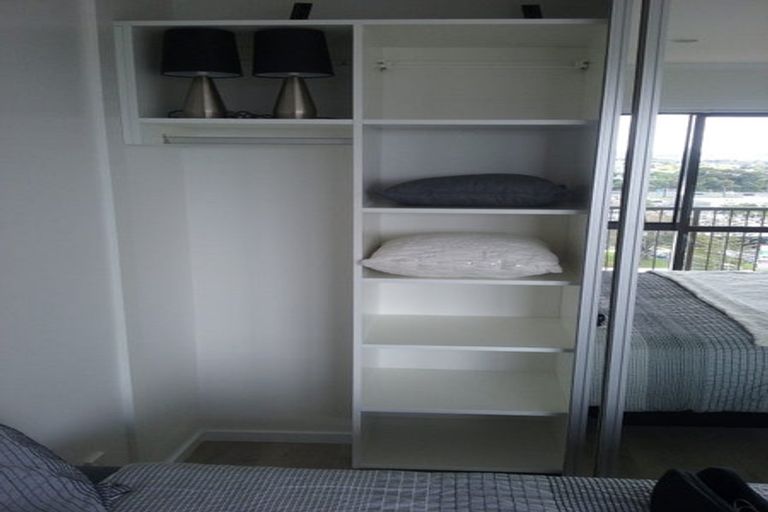 Photo of property in The Rennaissance, 13h/18 Ronwood Avenue, Manukau, Auckland, 2104