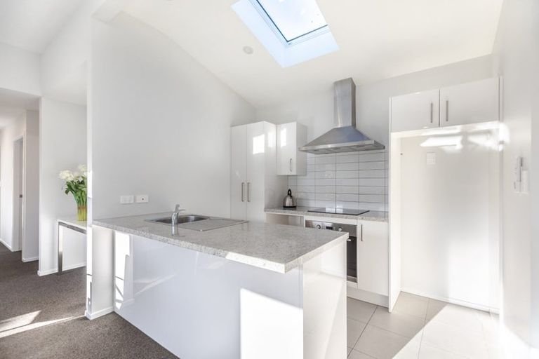 Photo of property in 41b Collins Avenue, Tawa, Wellington, 5028