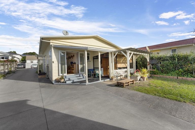 Photo of property in 42 Gaine Street, New Plymouth, 4310