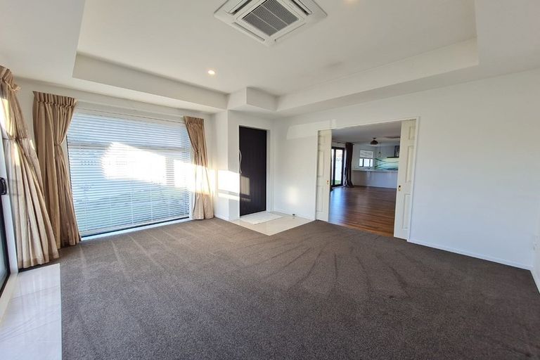 Photo of property in 88 Sarabande Avenue, Redwood, Christchurch, 8051
