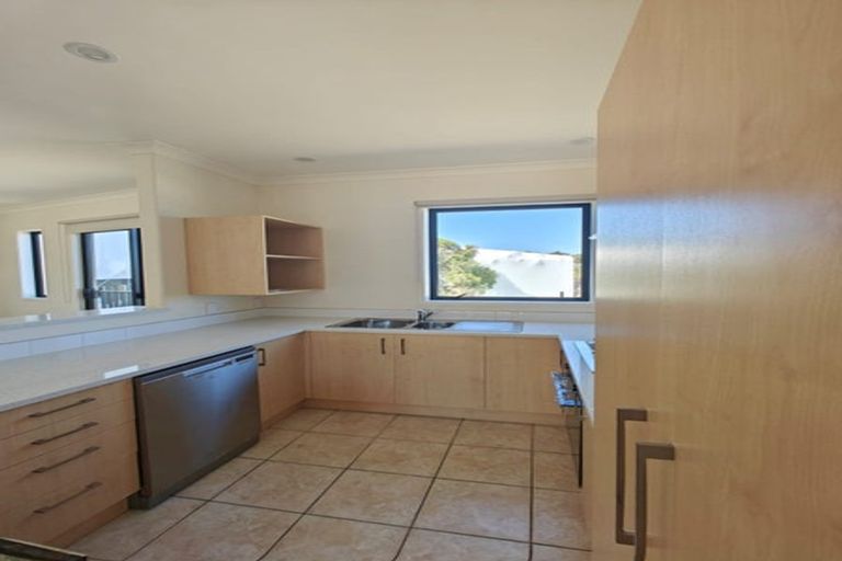 Photo of property in 21/69 Target Road, Totara Vale, Auckland, 0629