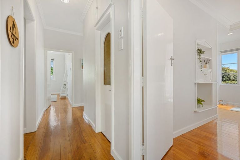 Photo of property in 174 Seaview Road, Westown, New Plymouth, 4310