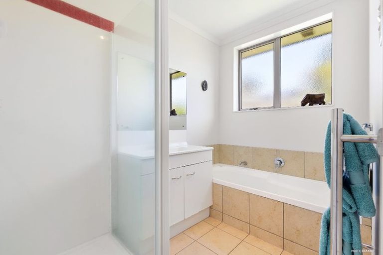 Photo of property in 7 Ranch Place, Pukekohe, 2120