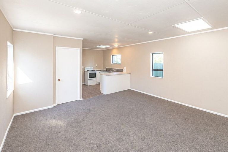 Photo of property in 68 Carlton Avenue, College Estate, Whanganui, 4500