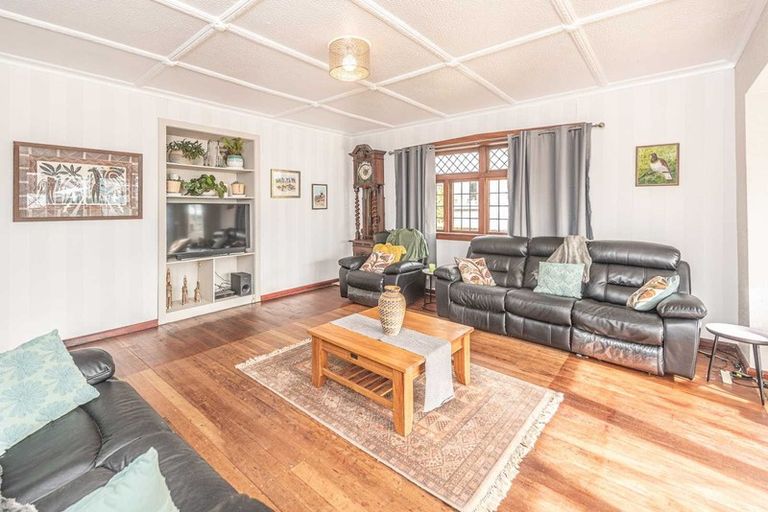 Photo of property in 17 Kawatiri Avenue, Gonville, Whanganui, 4501