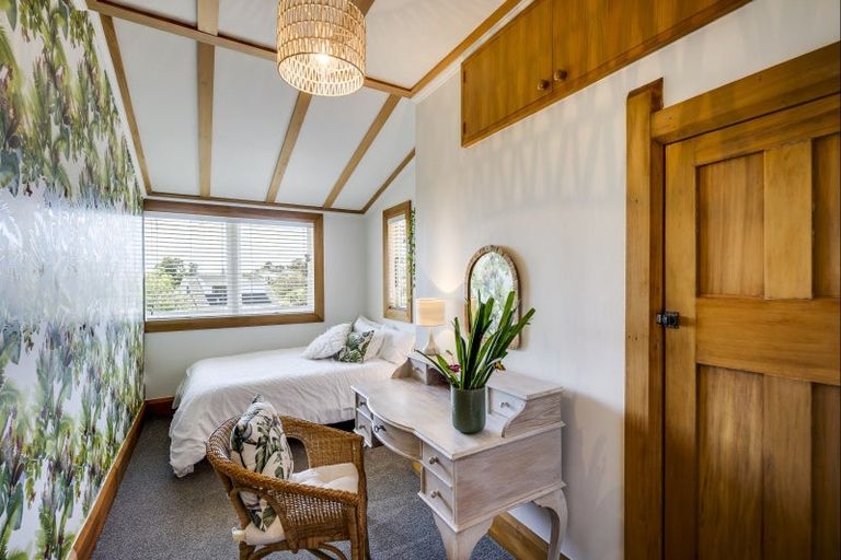 Photo of property in 1 Lambton Road, Hospital Hill, Napier, 4110