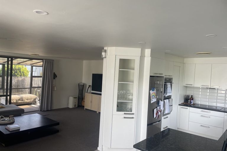 Photo of property in 3d Tireti Road, Titahi Bay, Porirua, 5022