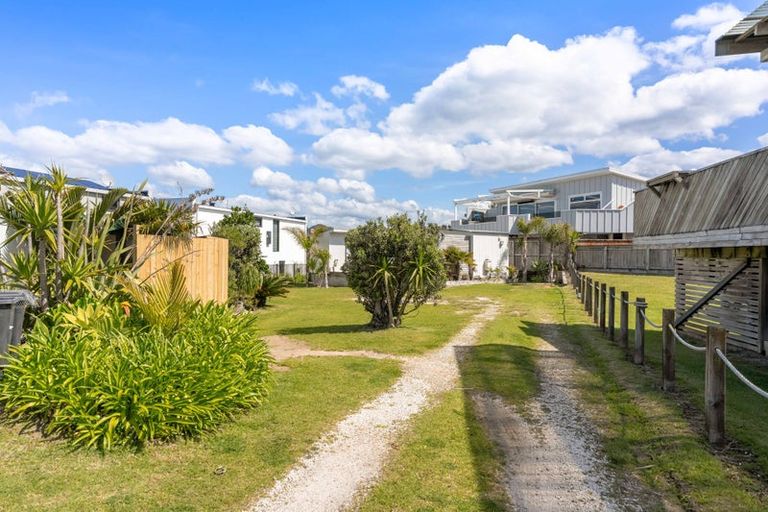 Photo of property in 305 Winifred Avenue, Whangamata, 3620