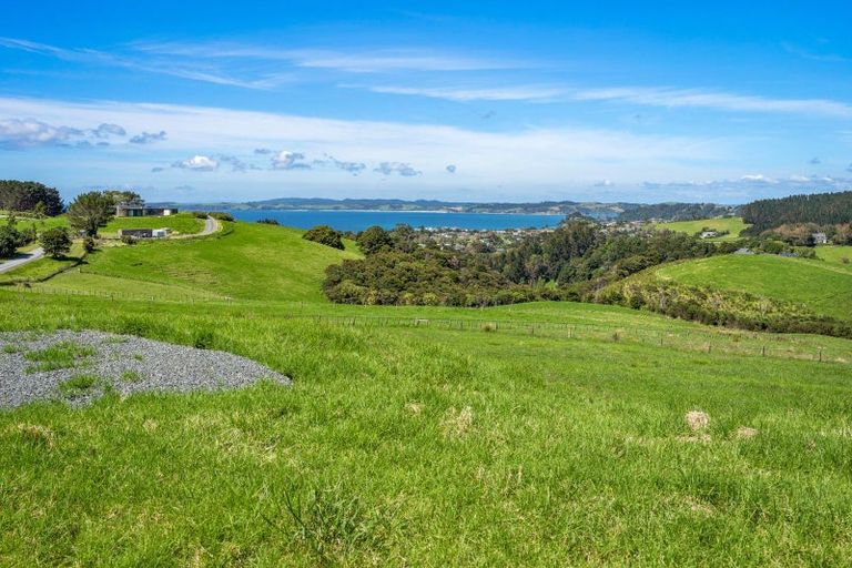 Photo of property in 98 Cape Rodney Road, Leigh, 0985