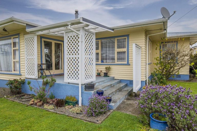 Photo of property in 145 Queen Street West, Levin, 5510