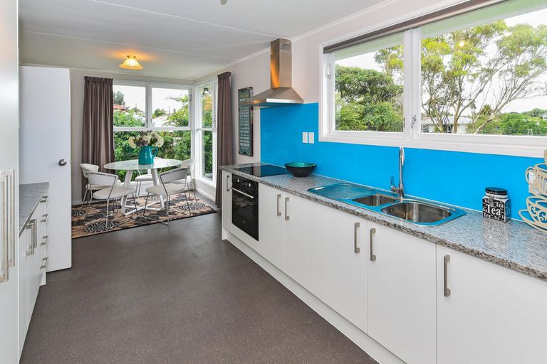 Photo of property in 102 Tennessee Avenue, Mangere East, Auckland, 2024