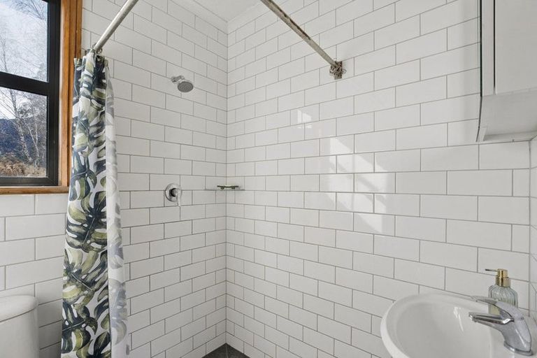 Photo of property in 66 Te Awa Road, Albert Town, Wanaka, 9382