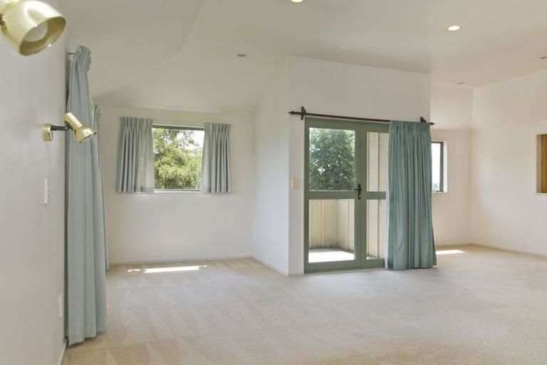 Photo of property in 2/16 Arrowsmith Avenue, Waipahihi, Taupo, 3330