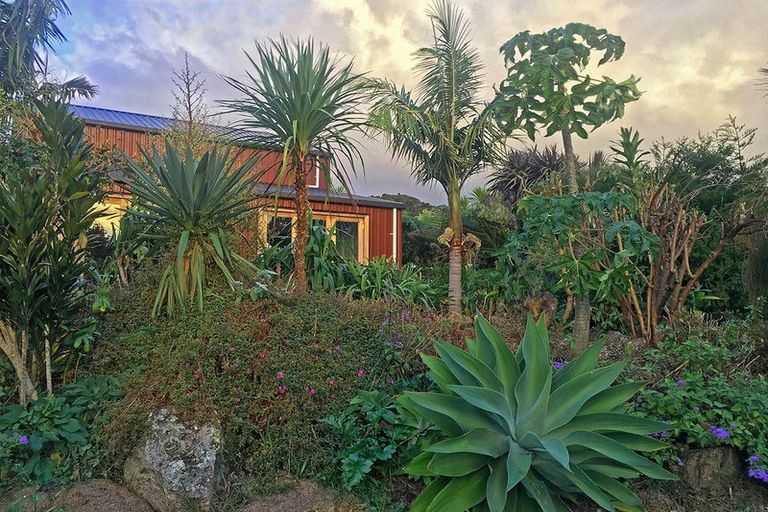 Photo of property in 76 Top Town Place, Coromandel, 3506