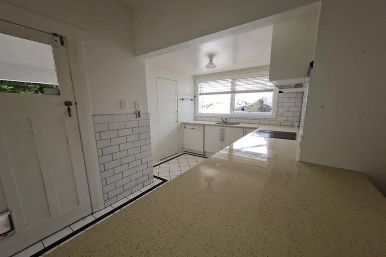 Photo of property in 17 Saint Michaels Crescent, Kelburn, Wellington, 6012