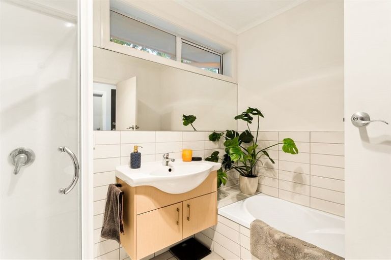 Photo of property in 84a Triangle Road, Massey, Auckland, 0614