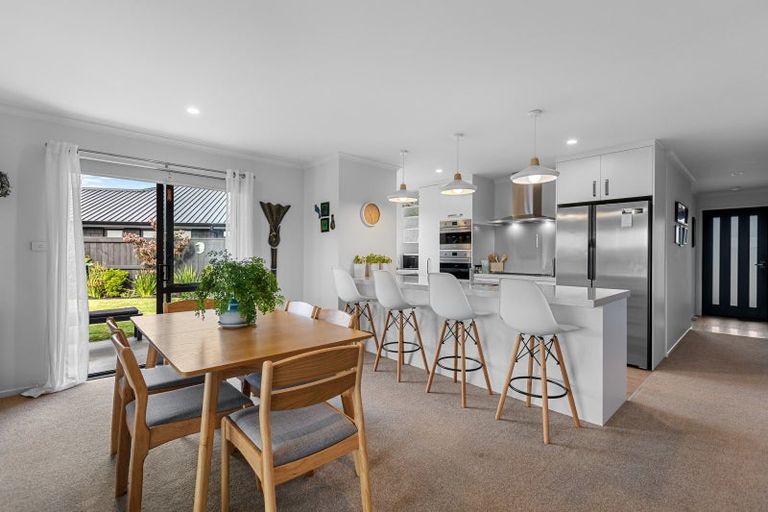 Photo of property in 25 Kaiora Drive, Papamoa Beach, Papamoa, 3118