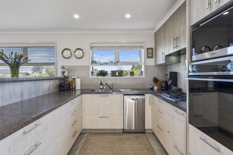 Photo of property in 98 Matai Street, Castlecliff, Whanganui, 4501