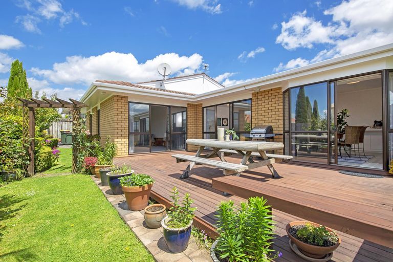 Photo of property in 2/32 Simmental Crescent, Somerville, Auckland, 2014