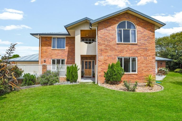 Photo of property in 19 Courtfield Close, Parklands, Christchurch, 8083