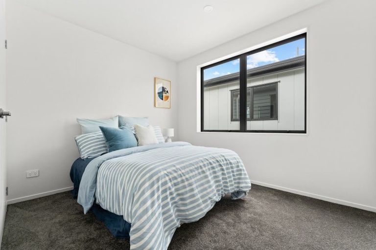 Photo of property in 21 Bronzewater Drive, Silverdale, 0932