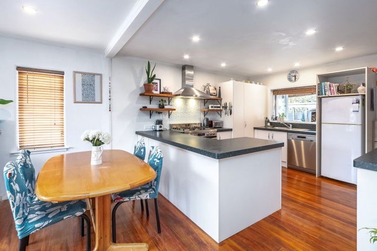 Photo of property in 37 Taverner Street, Carterton, 5713