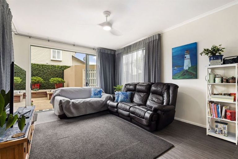 Photo of property in 13a Bayswater Avenue, Bayswater, Auckland, 0622