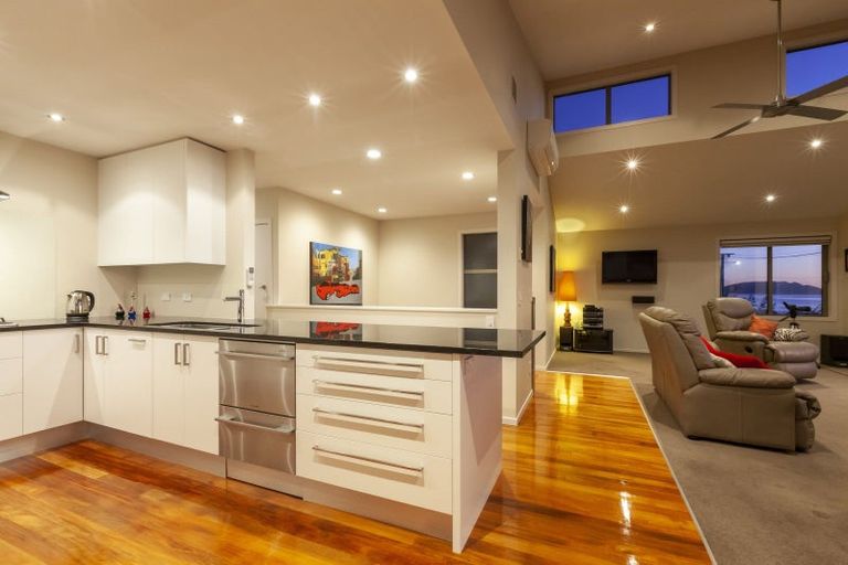 Photo of property in 52 The Parade, Paekakariki, 5034