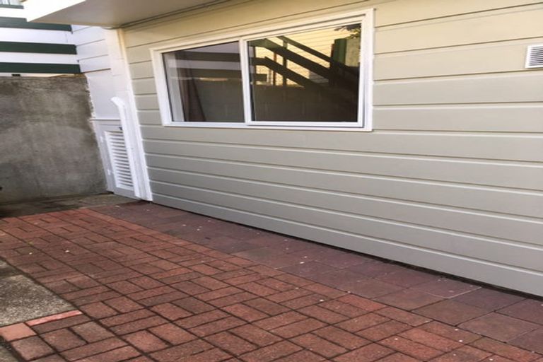 Photo of property in 58a Warwick Street, Wilton, Wellington, 6012