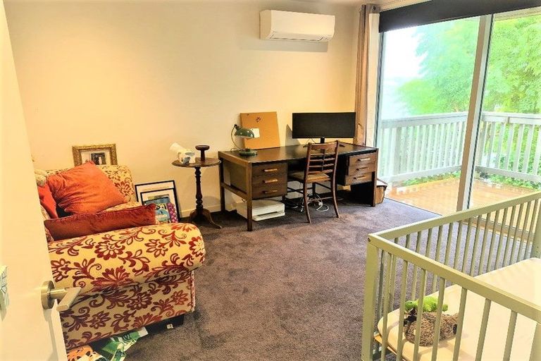 Photo of property in 1/14 Rothesay Bay Road, Rothesay Bay, Auckland, 0630